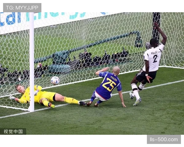 浅野拓磨在波鸿点球大战中错失绝杀机会,日本国脚表现引关注 浅野拓磨在波鸿点球大战中错失绝杀机会,日本国脚表现引关注